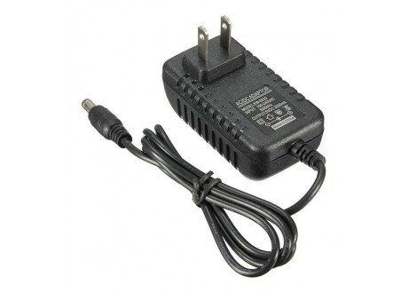 Fuente de Voltaje 5V 3A Conector  2.1 mm  Arduino UNO y Mega2560